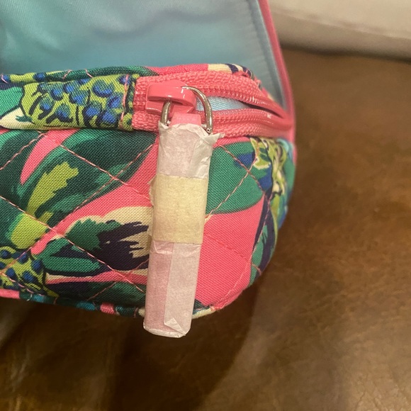 Vera Bradley Turn lock crossbody Tropical print pink quilted Bag NWT - Picture 7 of 14